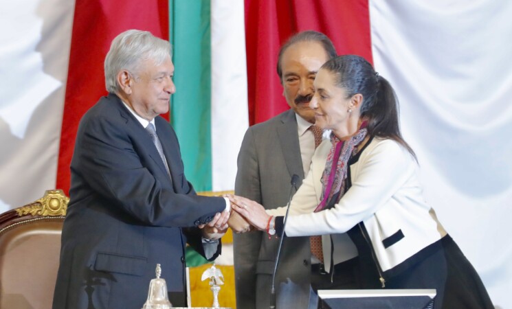 Acompaña presidente Andrés Manuel López Obrador a Claudia Sheinbaum Pardo a rendir protesta como Jefa de Gobierno