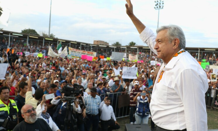 En Acaponeta, presidente López Obrador anuncia inversión inmediata de 500 mdp para damnificados del norte de Nayarit