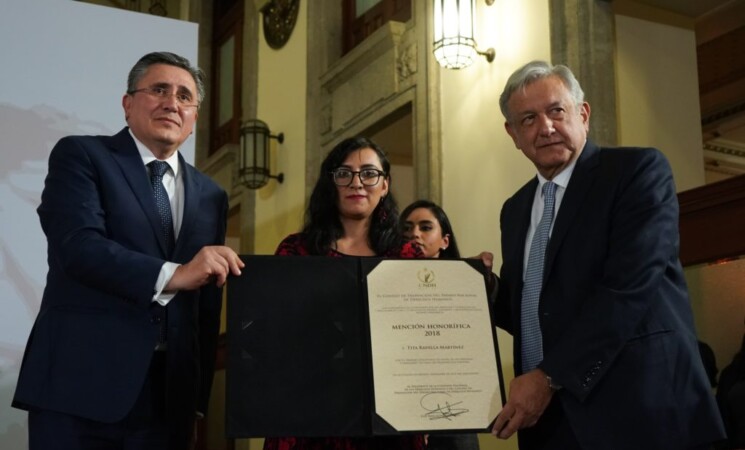 El presidente Andrés Manuel López Obrador encabeza la entrega del Premio Nacional de Derechos Humanos 2018