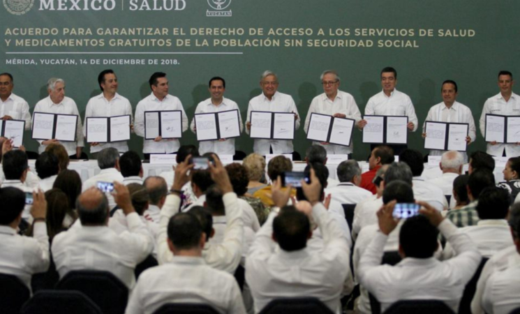 Firma presidente el Acuerdo para garantizar el derecho universal a la salud