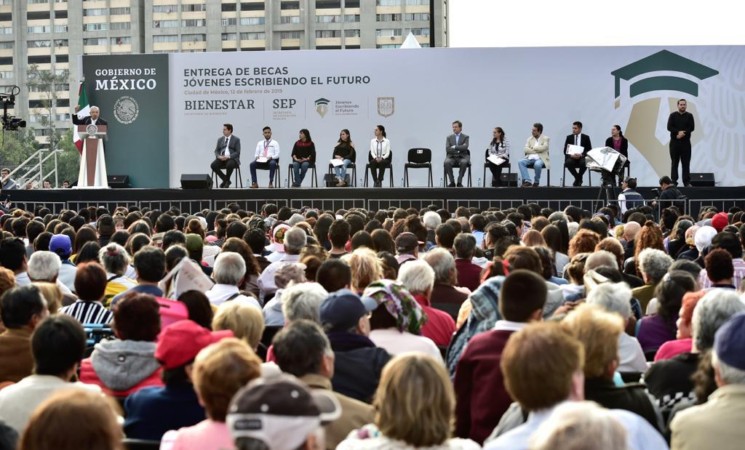 12.02.19 Versión estenográfica. Becas 'Jóvenes Escribiendo el Futuro' desde la Plaza de las Tres Culturas, Ciudad de México