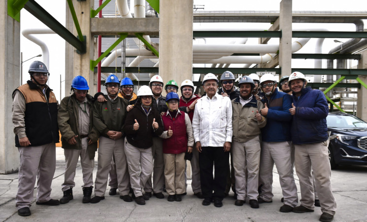 Presidente visita refinería de Ciudad Madero, Tamaulipas