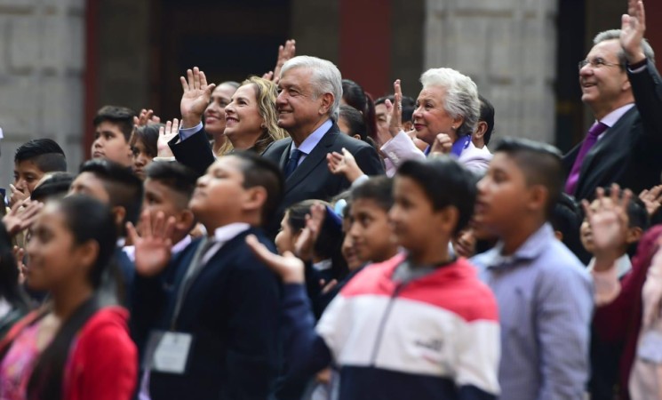 Niñas y niños de México serán atendidos con privilegio, afirma presidente AMLO