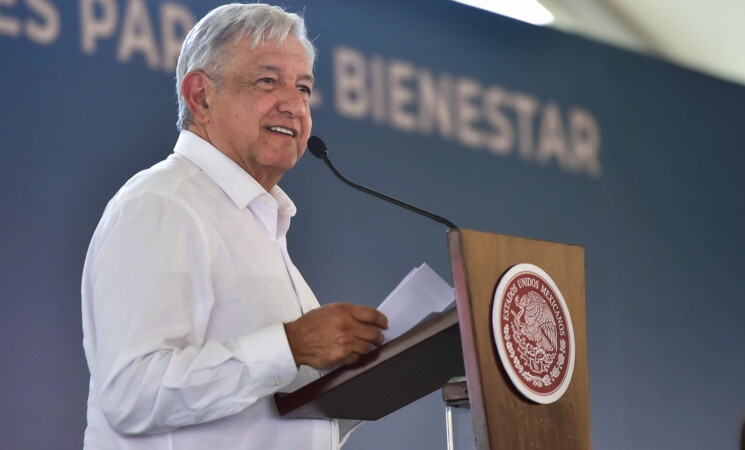 'Programas Integrales de Bienestar' benefician a habitantes de Colima