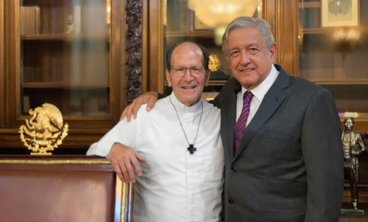 Recibe presidente a padre Solalinde