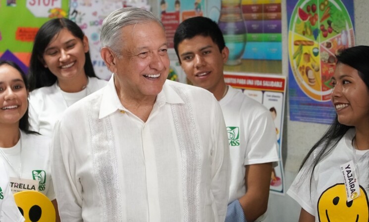 Atención a jóvenes, clave para serenar al país: presidente AMLO