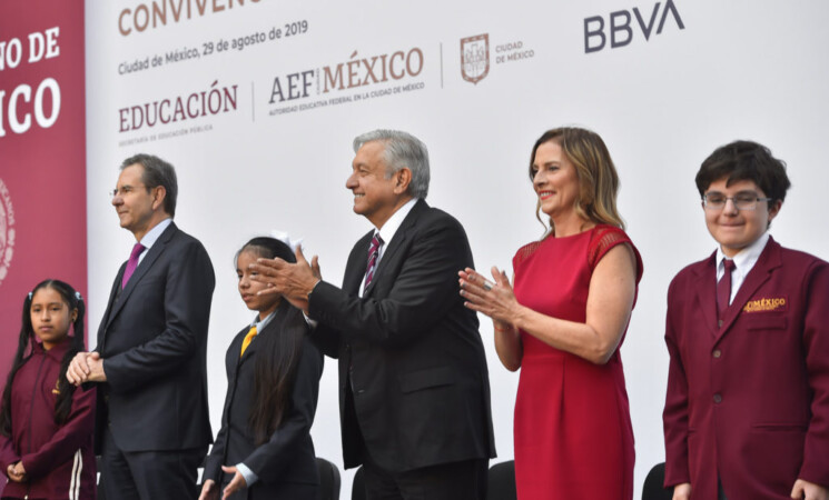 Presidente celebra a estudiantes de la Olimpiada del Conocimiento Infantil 2019