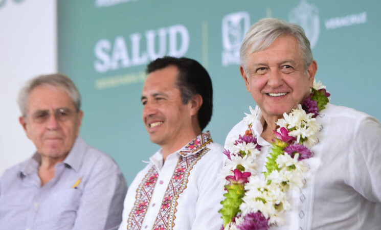 Presidente refrenda compromisos de seguridad y salud con los veracruzanos en visita a hospital rural