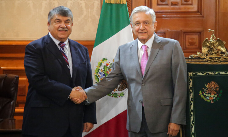 Presidente recibe en Palacio Nacional a líder sindical de Estados Unidos