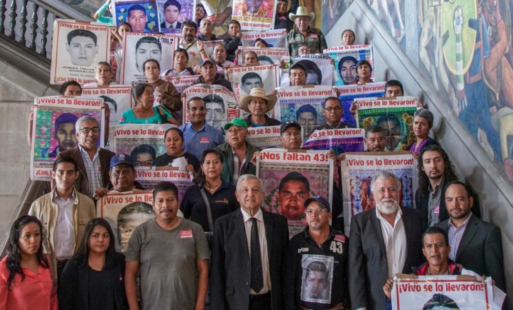 Presidente reafirma compromiso con familiares de los 43 estudiantes de Ayotzinapa