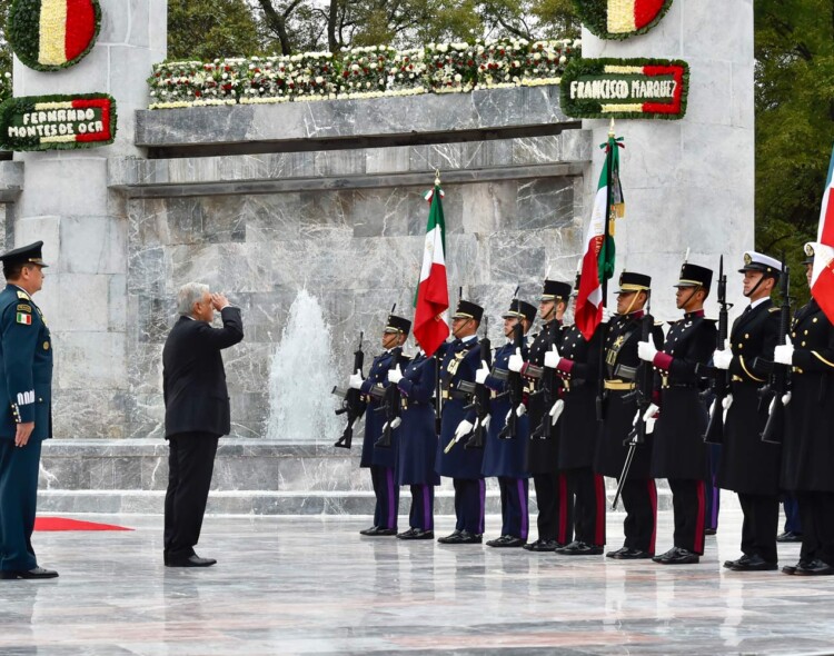 Presidente encabeza ofrenda floral a Niños Héroes en el 172 Aniversario de la Gesta Heroica de Chapultepec