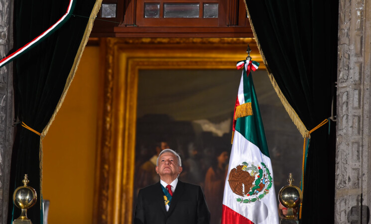 Presidente honra a comunidades indígenas, la cultura y la paz en su primer Grito de Independencia