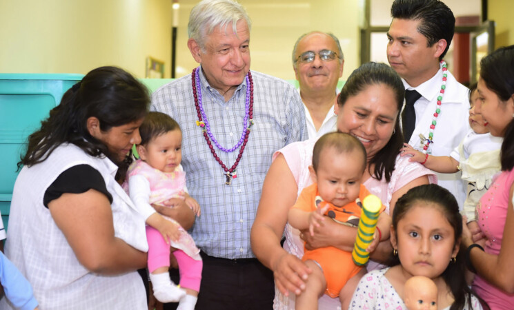 En 15 días se presentará programa nacional de rescate al sector salud, anuncia presidente AMLO