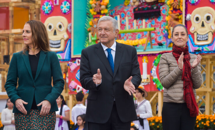 Presidente inaugura Ofrenda Monumental de Día de Muertos