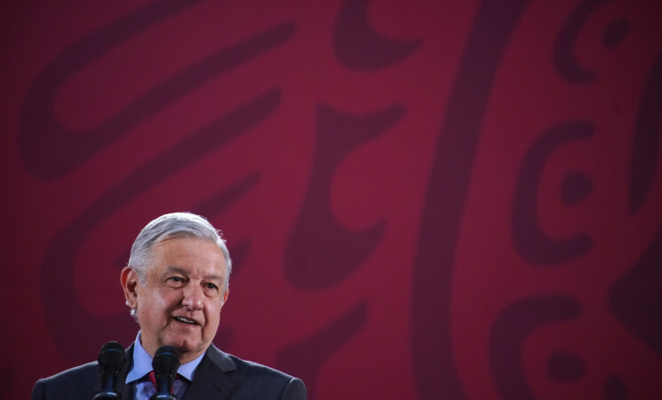 Timbre de orgullo, garantizar el derecho al asilo: presidente AMLO