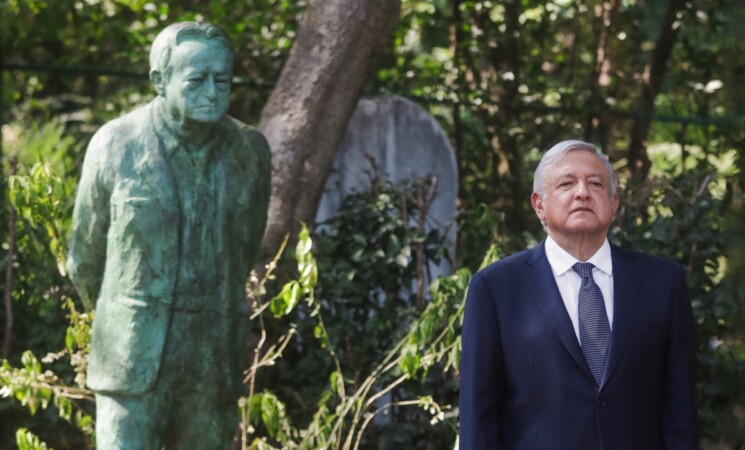 Presidente rinde homenaje a Valentín Campa Salazar