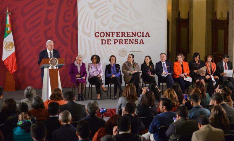 Presidente defiende soberanía nacional e independencia de México; rechaza intervención de gobiernos extranjeros