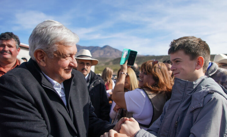 Presidente promete justicia a familias Langford y LeBarón en Bavispe, Sonora