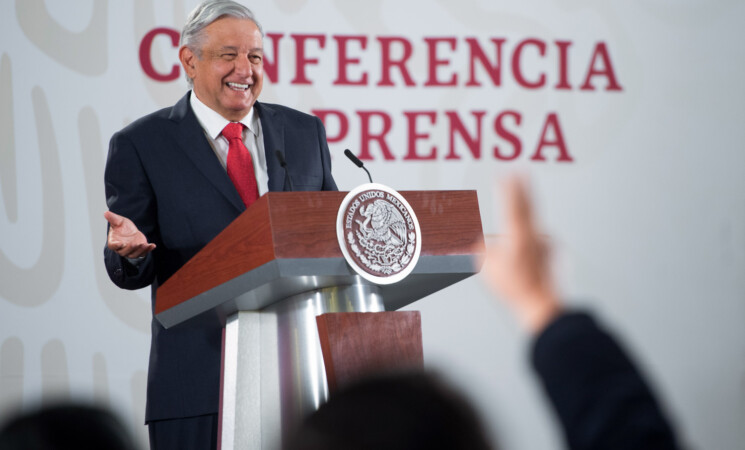 Nadie debe preocuparse; está garantizado el derecho a la atención médica y medicamentos gratuitos, asegura presidente AMLO