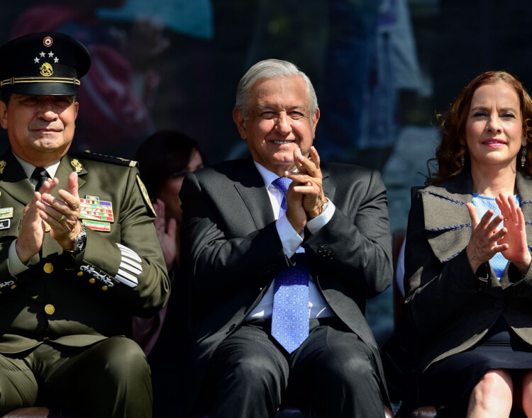 19.02.20 Versión estenográfica. Día del Ejército Mexicano, desde el Zócalo de la Ciudad de México