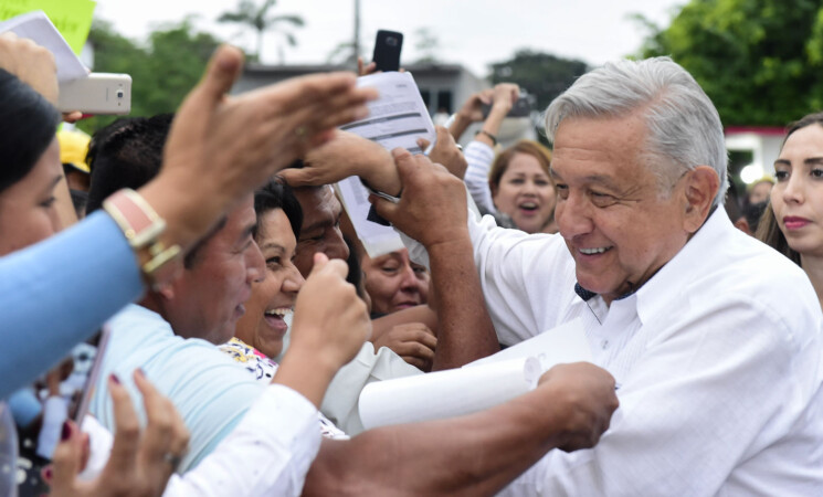 Presidente reinaugura radiodifusora 'La Voz de los Chontales'