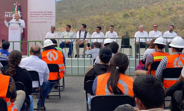 22.03.20 Versión esteográfica. Supervisión de obra en tramo carretero Barranca Larga-Ventanilla, desde Yogana, Oaxaca