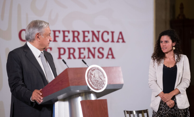 Presidente reconoce a empresas que se esfuerzan por mantener empleos