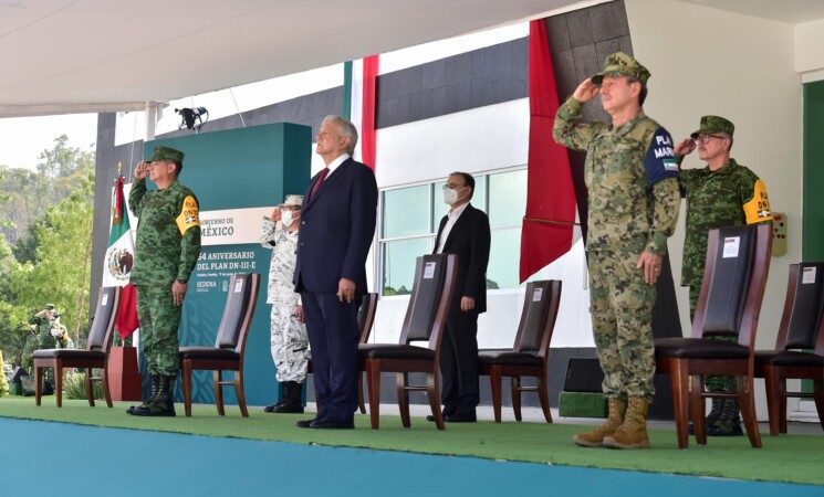 Presidente reconoce a militares y civiles por aplicación de Plan DN-III E para el control de COVID-19