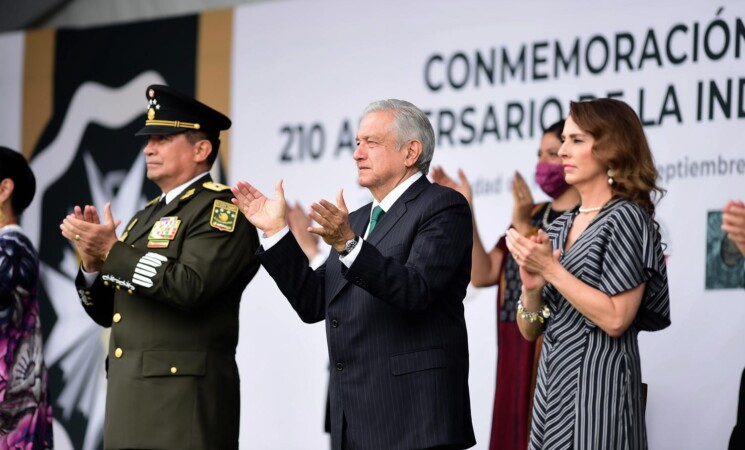 Con entrega de Condecoración Miguel Hidalgo, presidente reconoce labor de profesionales de la salud durante epidemia de COVID-19