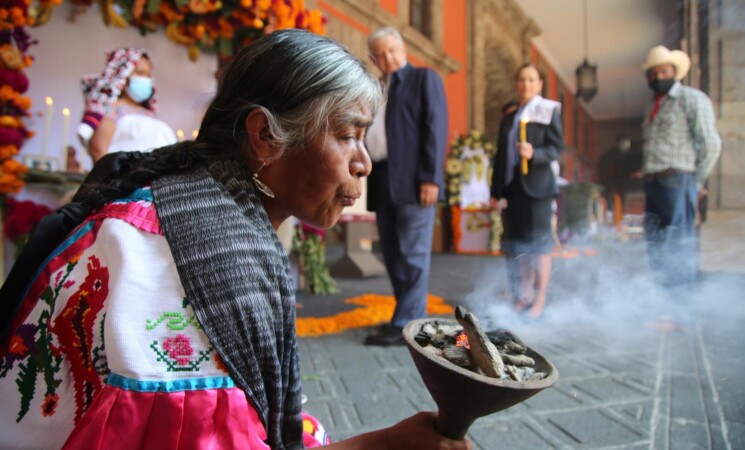 Fotogalería. Ofrenda homenaje a víctimas de la pandemia, desde Palacio Nacional