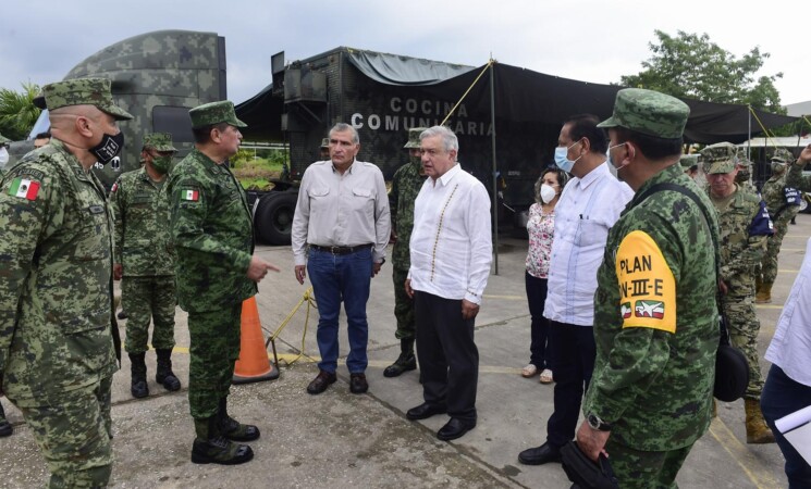 Presidente supervisa en Tabasco acciones para atender a damnificados por inundaciones