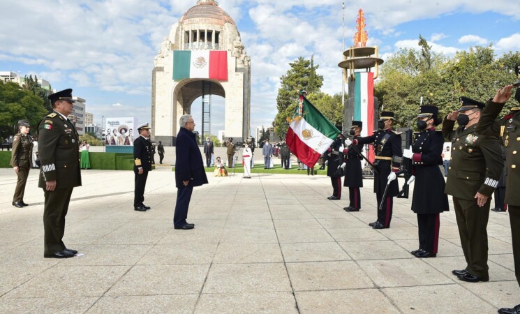 Presidente conmemora 110 Aniversario de la Revolución; Cuarta Transformación se llevará a cabo por la vía pacífica y democrática, afirma