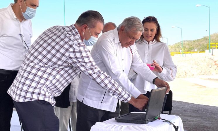 Presidente inaugura planta potabilizadora de agua Miravalles y el Acueducto Picachos en Mazatlán; beneficiará a 500 mil habitantes