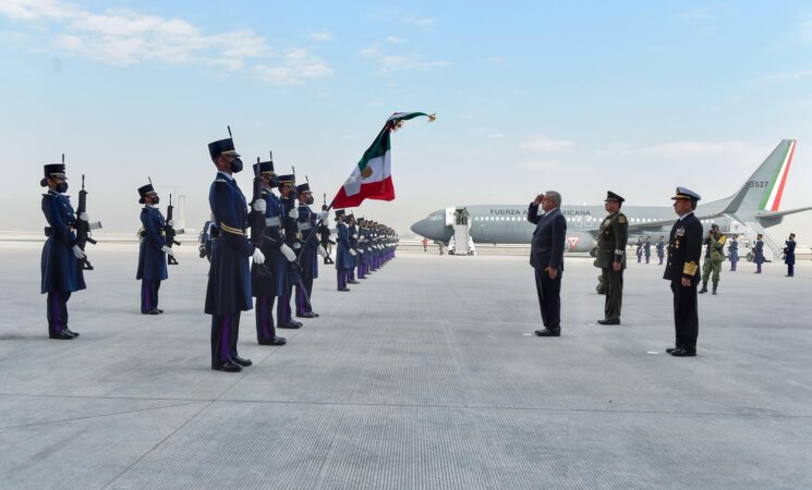 Presidente inaugura Base Aérea Militar No. 1 en Santa Lucía; construcción del Aeropuerto Felipe Ángeles tiene avance del 50%