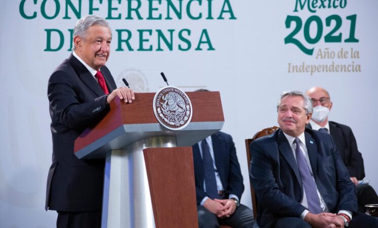 Presidentes de México y Argentina se reúnen en Palacio Nacional; refrendan postura en contra del acaparamiento de vacunas