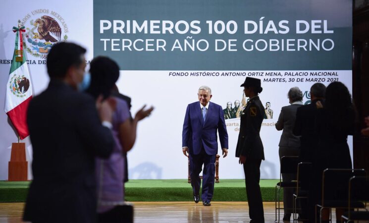 Presidente anuncia reedición de obras literarias para conmemorar 700 años de la fundación de Tenochtitlán y 200 años de la Independencia