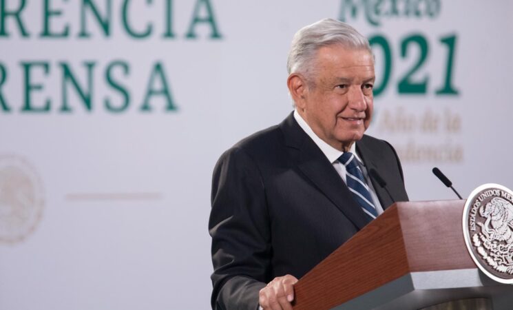 México cuenta con todas las dosis necesarias para terminar de vacunar a personas adultas mayores el 20 de abril: presidente