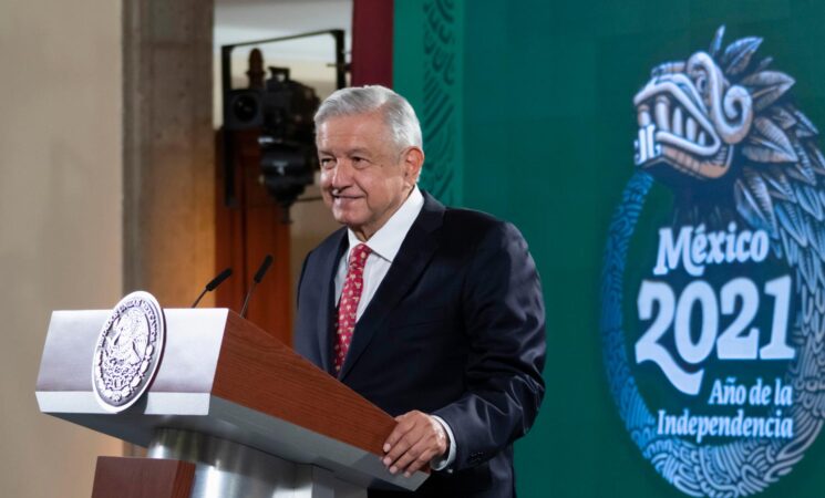 Gobierno federal atiende impacto de explosión de ducto en Golfo de México: presidente