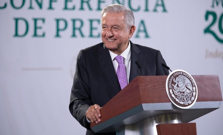 México mantiene economía estable con recuperación de empleos e inversión: presidente