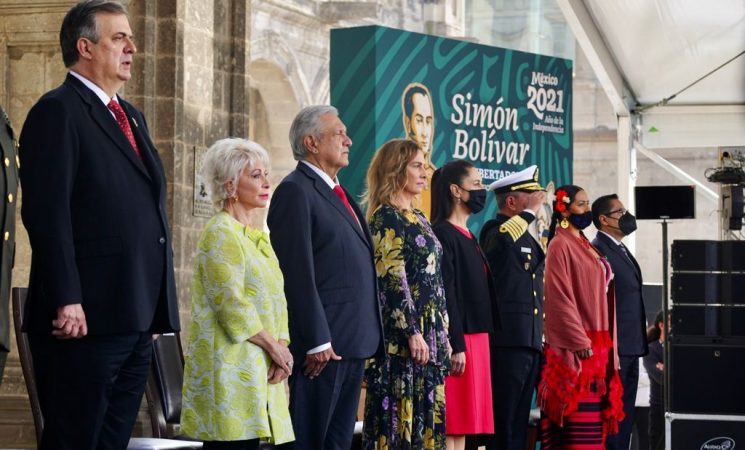 Fotogalería. 238 Aniversario del Natalicio de Simón Bolívar, desde el Castillo de Chapultepec