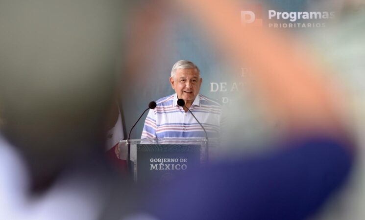 Presidente refrenda compromisos con Cananea; mejorarán condiciones laborales, de salud y Programas para el Bienestar, anuncia