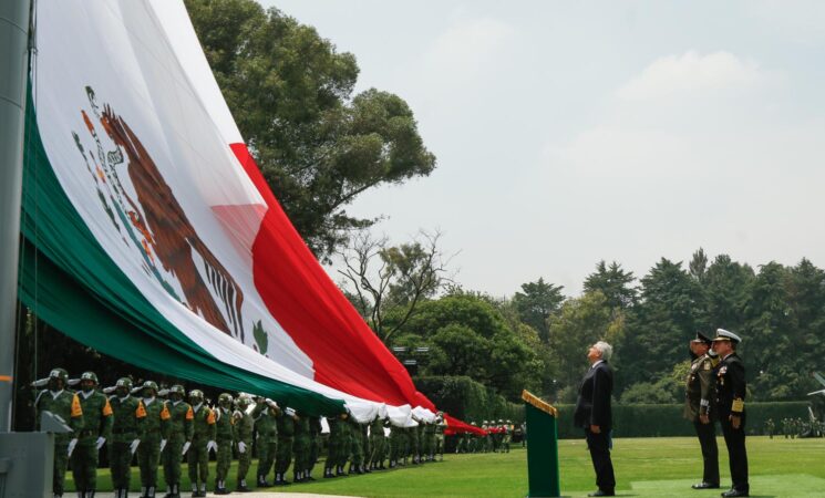 Presidente toma protesta al primer comandante del Ejército Mexicano; anuncia iniciativa para que comandancia de GN pase a Sedena