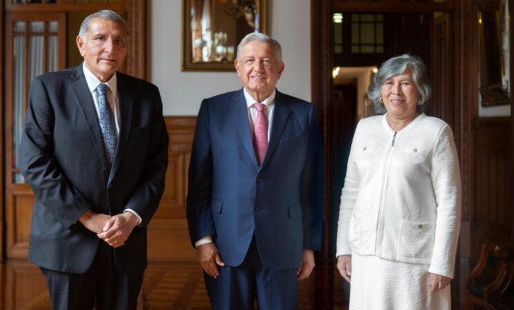 Presidente da la bienvenida a la nueva consejera jurídica del Ejecutivo Federal, María Estela Ríos González