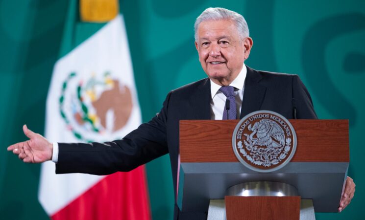 Presidente destaca recuperación rápida de empleos reportada por el IMSS