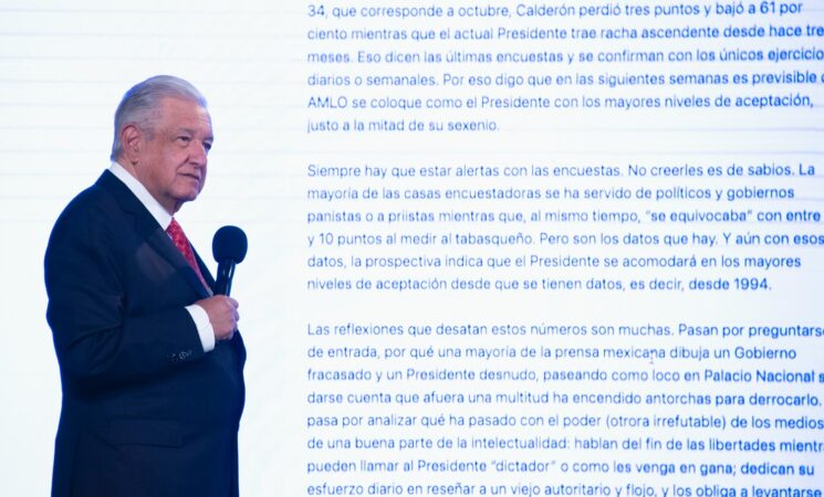 Presidente solicita a OMS avalar vacunas para facilitar movilidad internacional; no debe actuar bajo criterios políticos o ideológicos, afirma