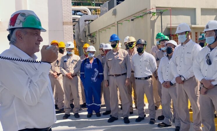 “Vamos hacia la autosuficiencia energética", afirma presidente en visita a refinería de Ciudad Madero, Tamaulipas