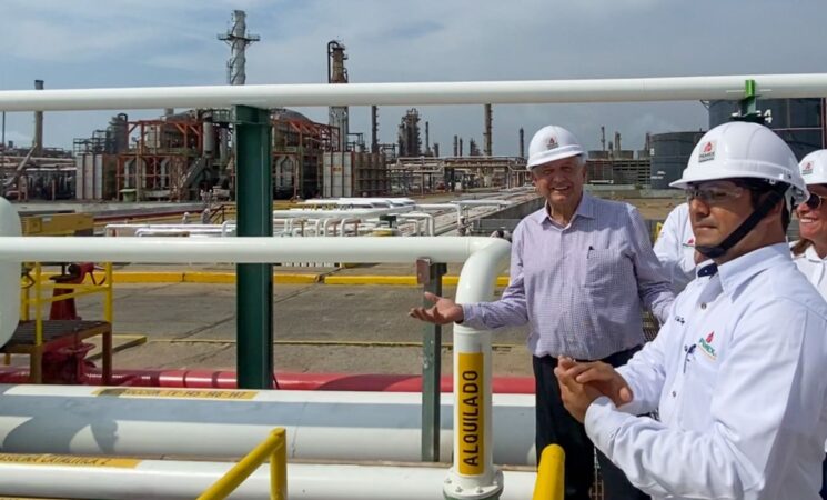 Presidente supervisa rehabilitación de refinería de Salina Cruz, Oaxaca