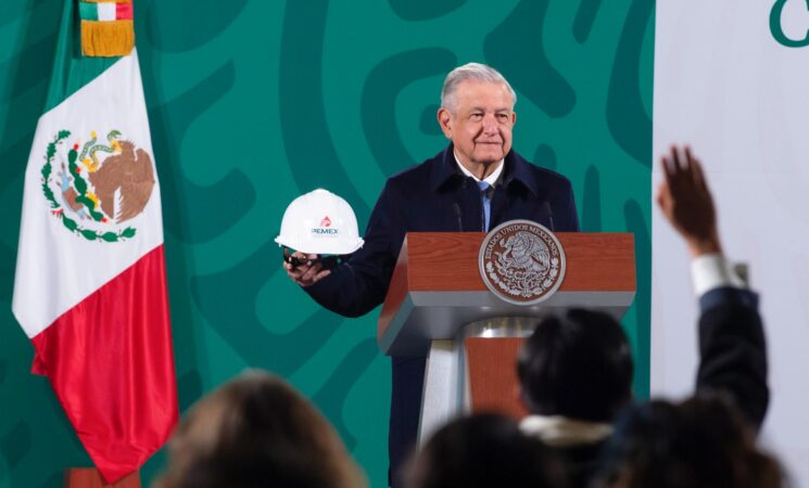 Compra de refinería Deer Park abona a la autosuficiencia energética de México: presidente; gobierno de EE.UU. autoriza adquisición