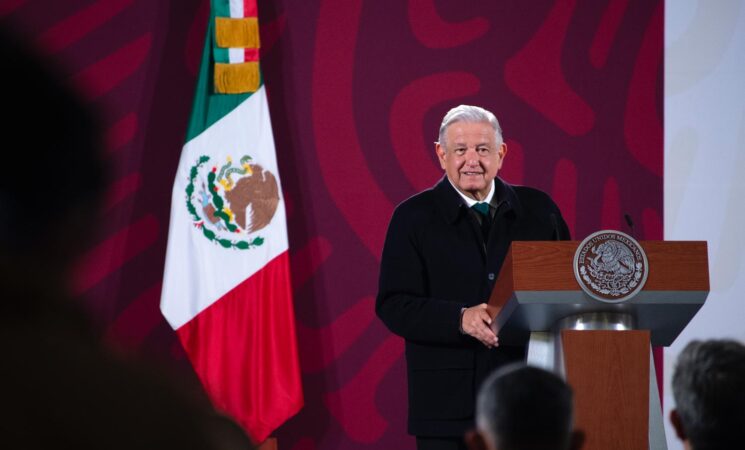 Instituto para Devolver al Pueblo lo Robado pagará pensiones a jubilados de Luz y Fuerza, anuncia presidente; se hará justicia, afirma