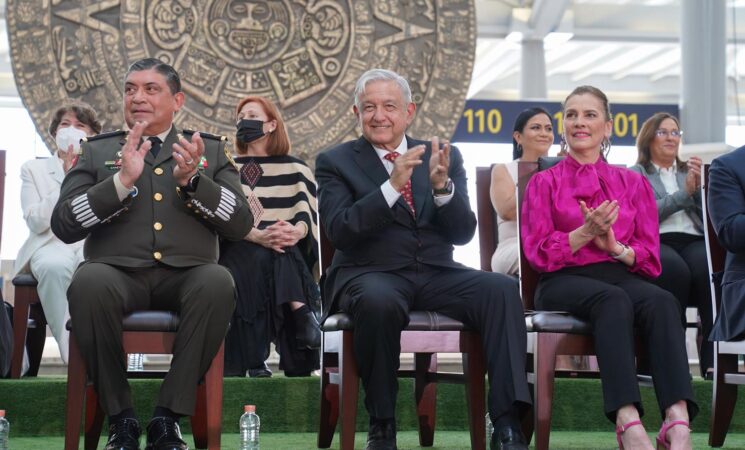 Inicia operaciones Aeropuerto Internacional Felipe Ángeles; “misión cumplida”, afirma presidente